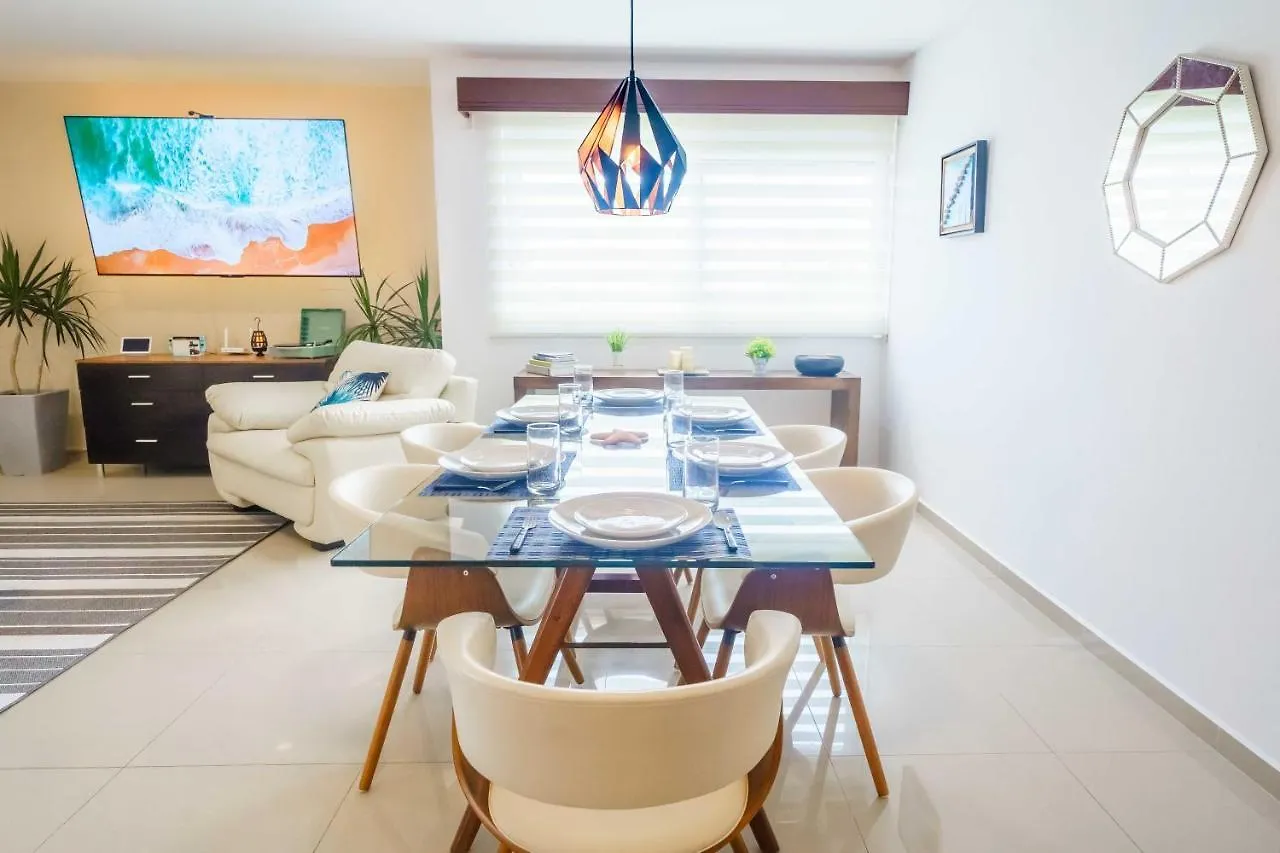 Stylish Three-Bedroom Condo W/Pool Cancun