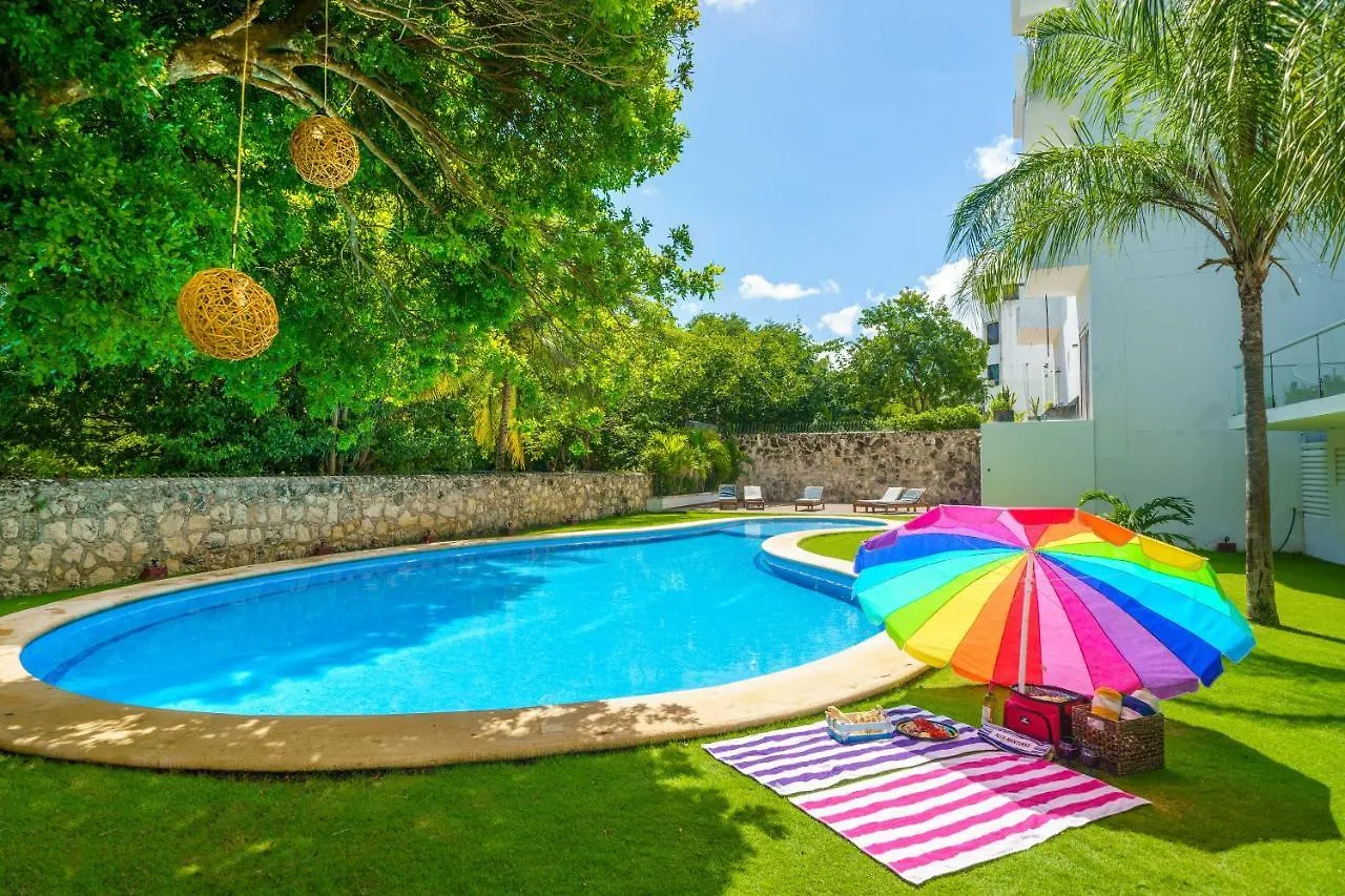 Stylish Three-Bedroom Condo W/Pool Cancun Mexico