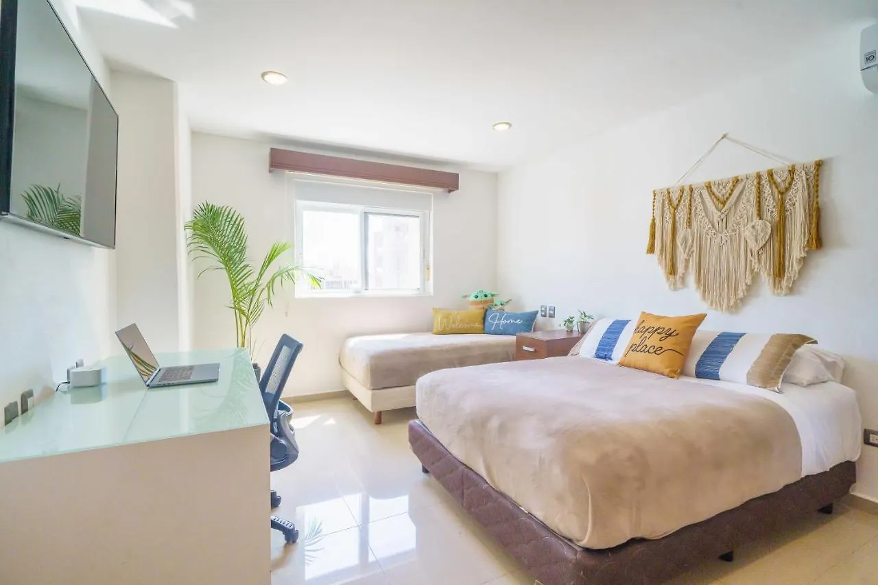 Stylish Three-Bedroom Condo W/Pool Cancun