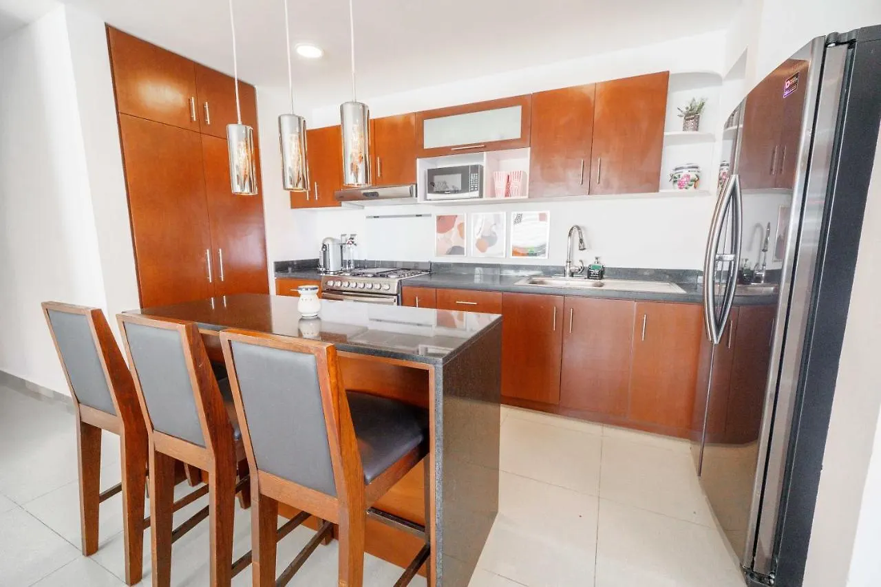 Stylish Three-Bedroom Condo W/Pool Cancun Apartment