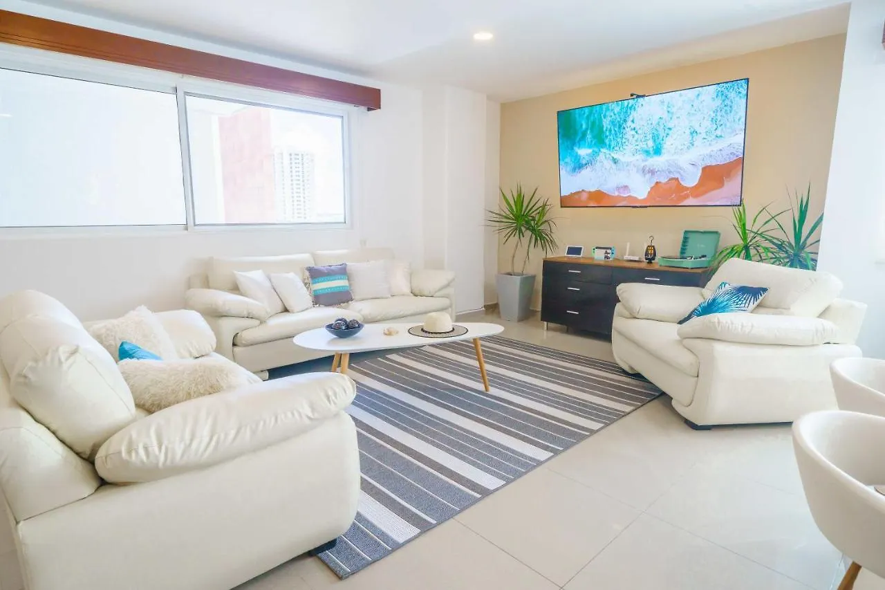 Stylish Three-Bedroom Condo W/Pool Cancun
